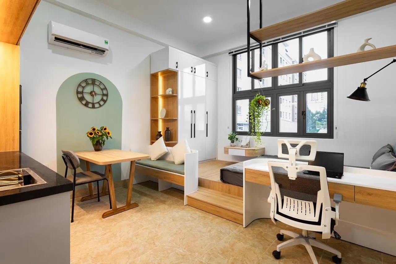 Bed & Breakfast Sweet Rentals Homes - Cozy Studio W Kitchen & Netflix Ho Chi Minh City
