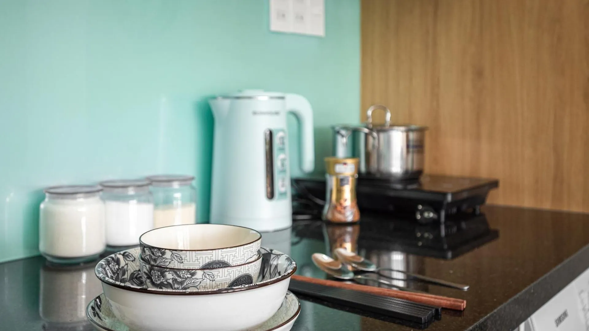 Bed & Breakfast Sweet Rentals Homes - Cozy Studio W Kitchen & Netflix Ho Chi Minh City