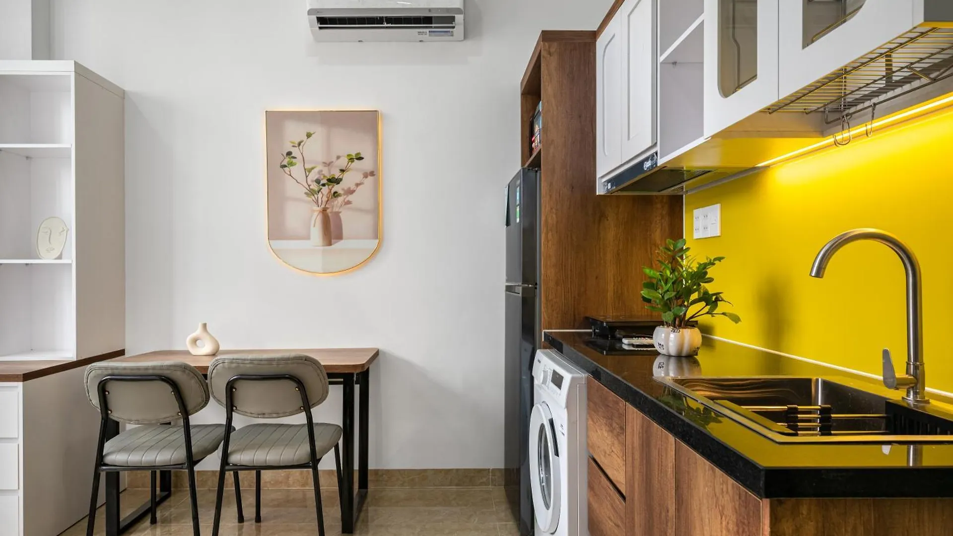 Sweet Rentals Homes - Cozy Studio W Kitchen & Netflix Ho Chi Minh City Bed & Breakfast